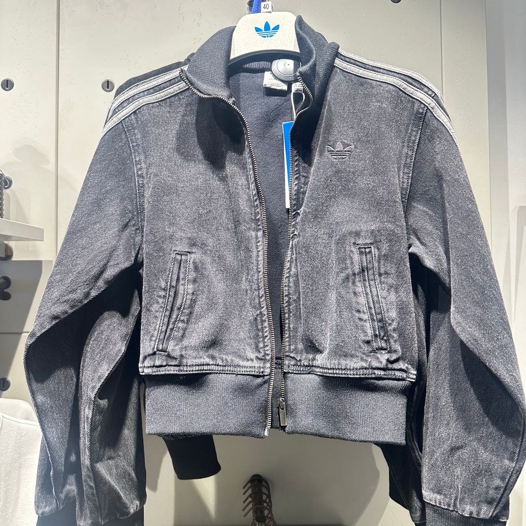 Куртка Adidas (размер М) 